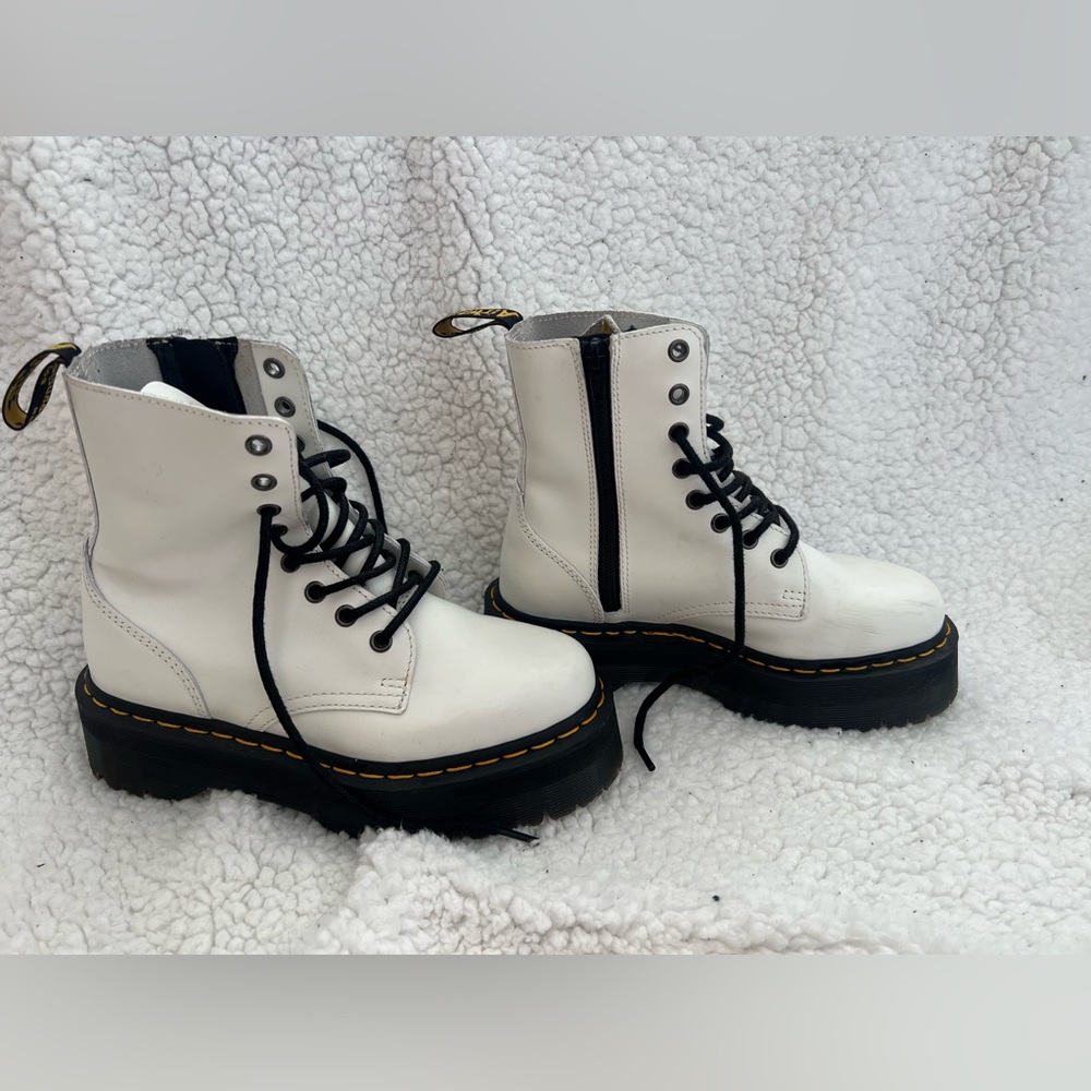 Jaden boot smooth leather platform dr martens